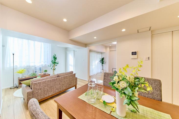 プロムナード仲町台　9号棟-14-リビング