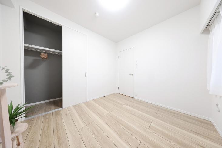 リブゼ横浜サザンテラス-14-洋室