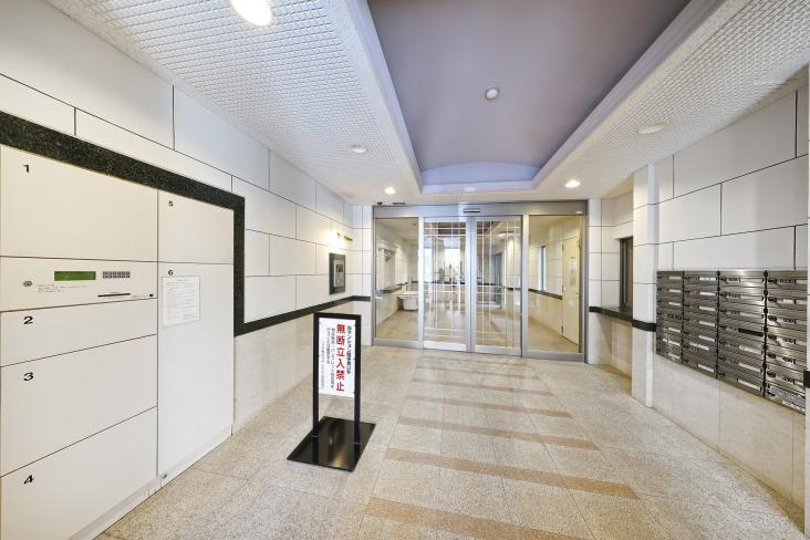 リブゼ横浜サザンテラス-18-エントランス