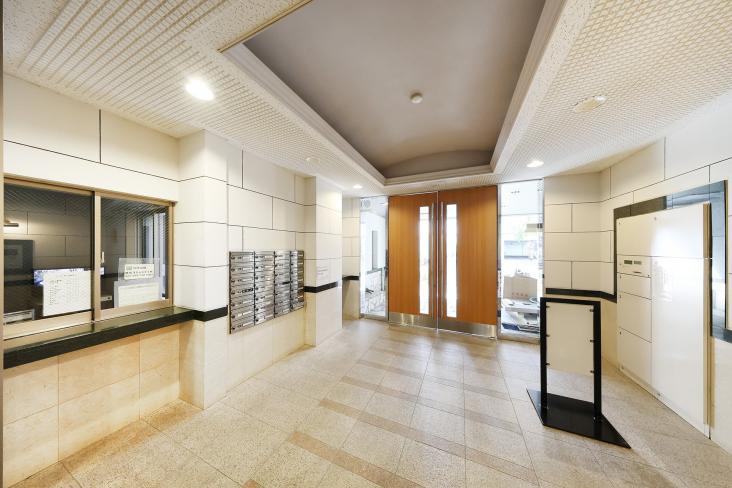 リブゼ横浜サザンテラス-19-エントランス