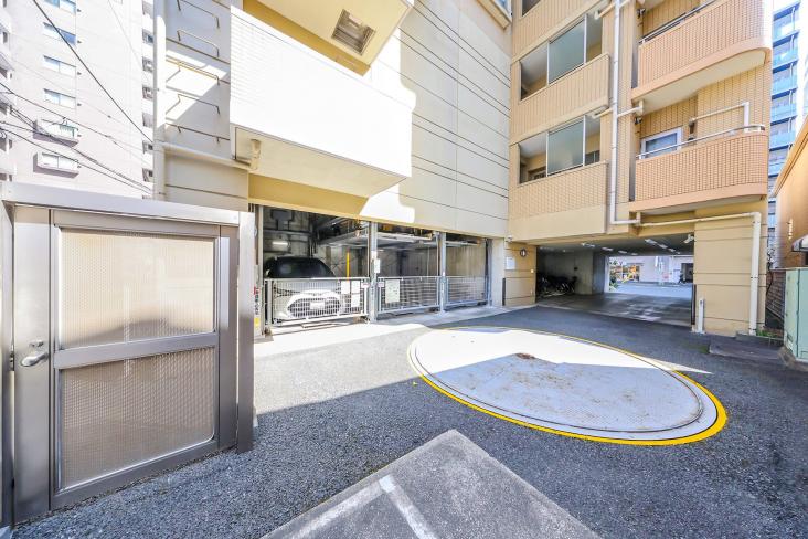 リブゼ横浜サザンテラス-22-駐車場