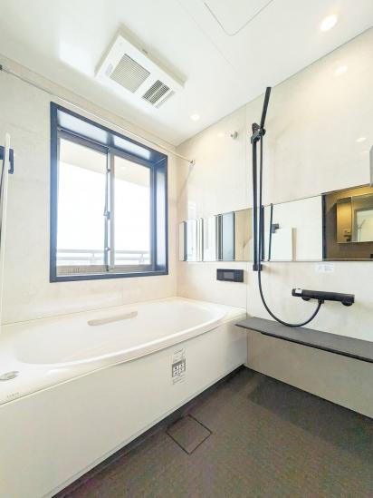 シルエタワーヨコハマ-27-バス