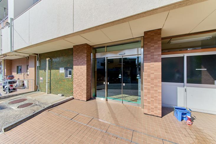 子安台共同ビル-3-エントランス