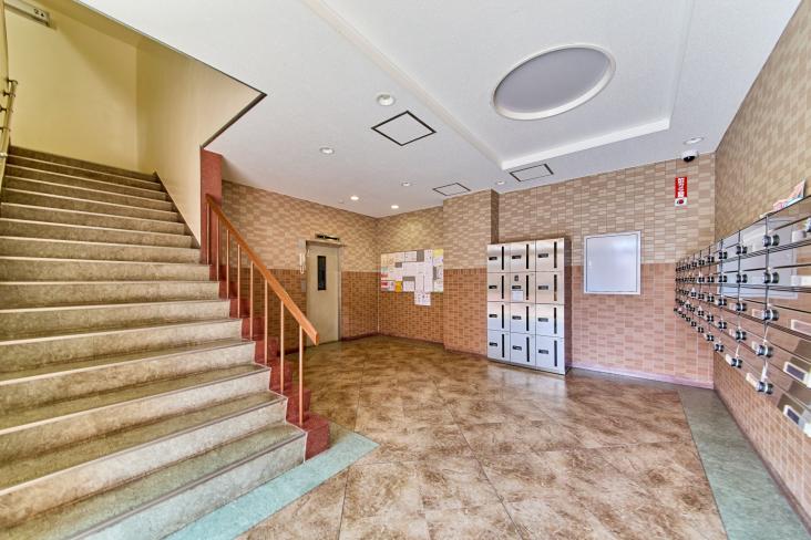 子安台共同ビル-4-エントランス