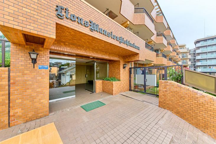 ライオンズマンション岸根公園-4-エントランス