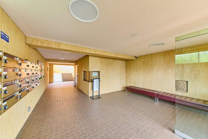 ライオンズマンション岸根公園-5-エントランス