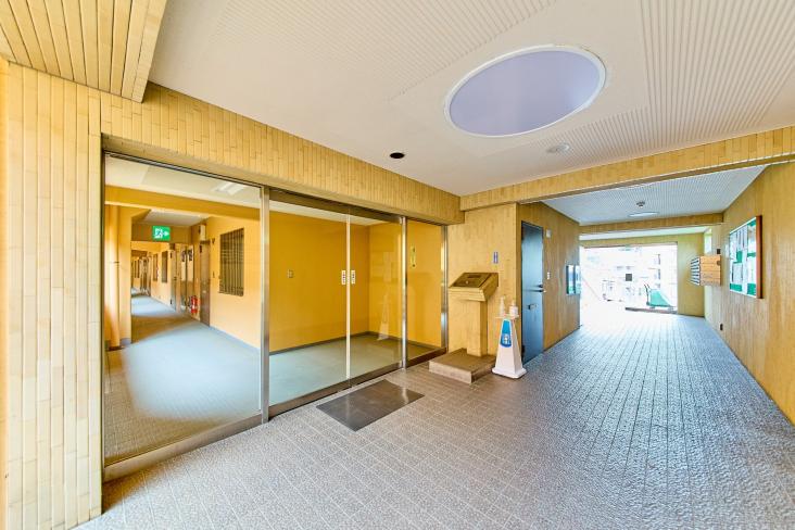 ライオンズマンション岸根公園-6-エントランス