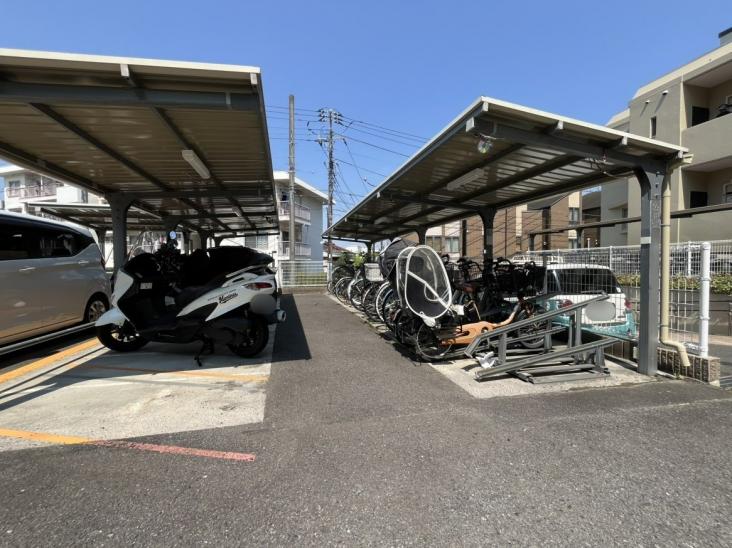 アンバサダー横浜松見町-11-駐車場