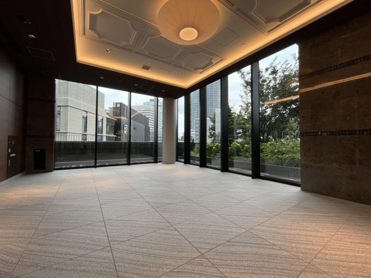 THE YOKOHAMA FRONT TOWER-2-エントランス