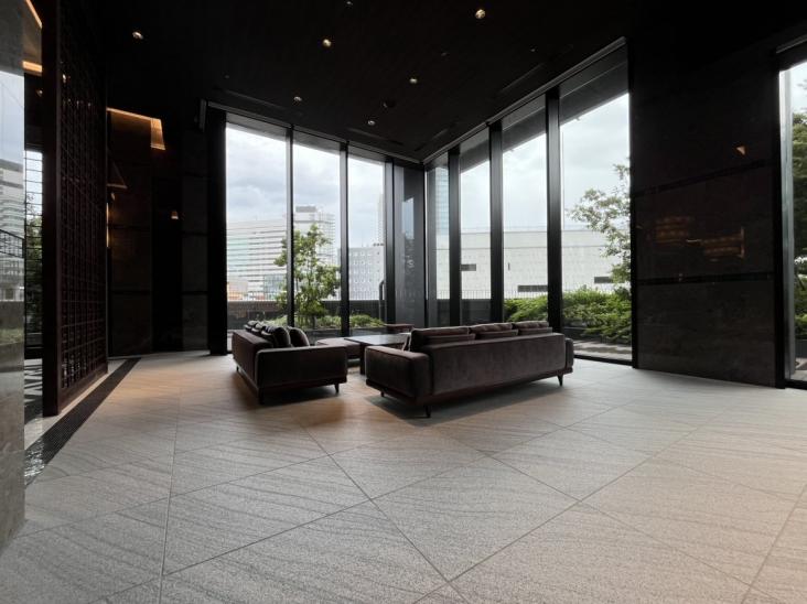 THE YOKOHAMA FRONT TOWER-20-エントランス