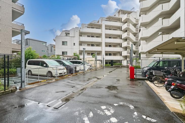 クレアホームズ横浜根岸-21-駐車場