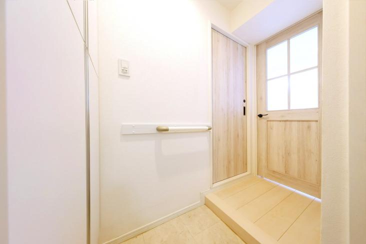 ライオンズマンション西横浜-11-玄関