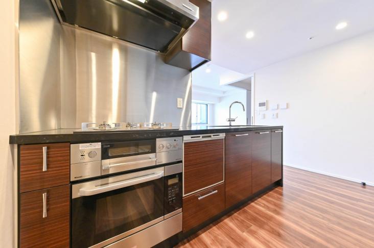 横浜MIDベースタワーレジデンス-13-キッチン