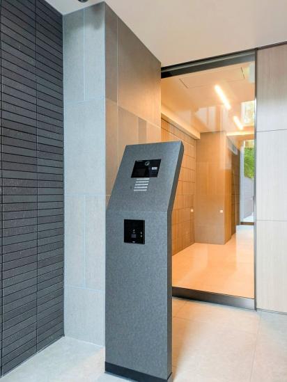 オープンレジデンシア横浜台町-35-エントランス