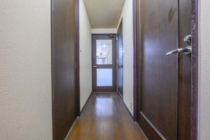 コスモ大倉山　弐番館-8-玄関