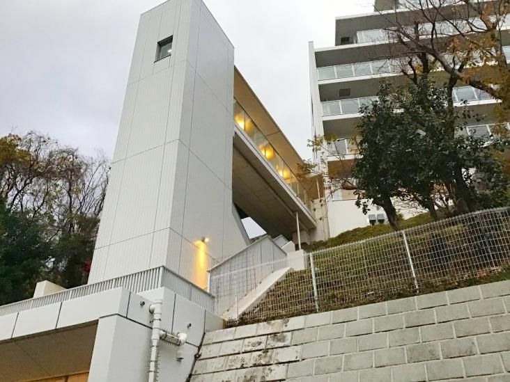 アリュール横濱新子安-41-エントランス