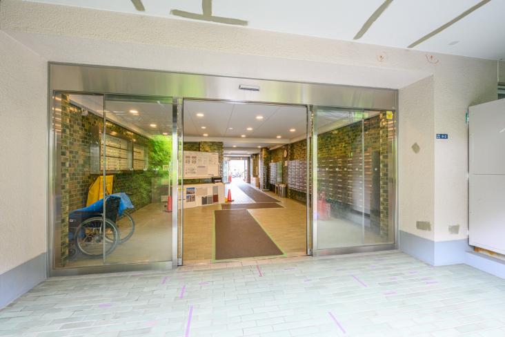 大倉山ハイム　２号棟-6-エントランス