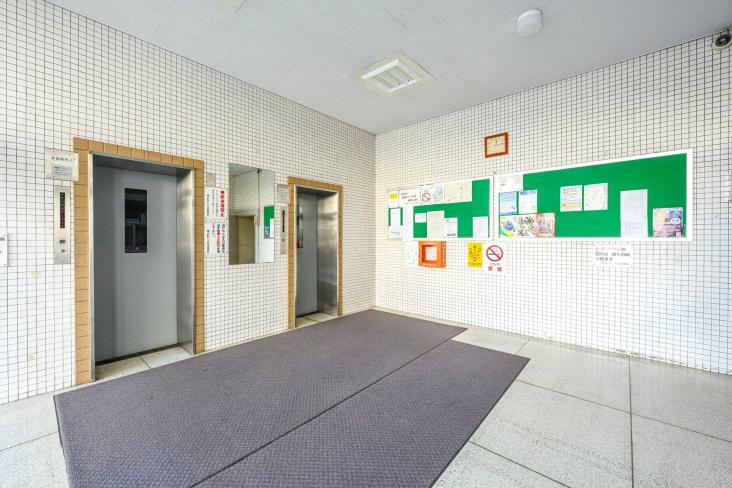 磯子駅前ビル住宅-3-エントランス