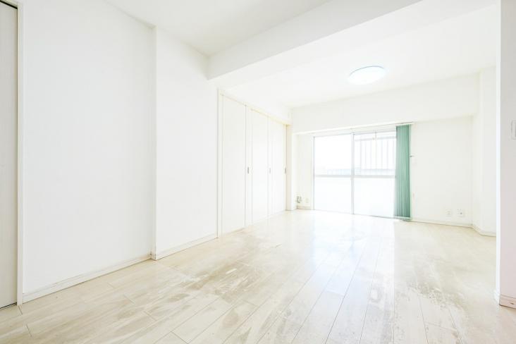 磯子駅前ビル住宅-9-リビング