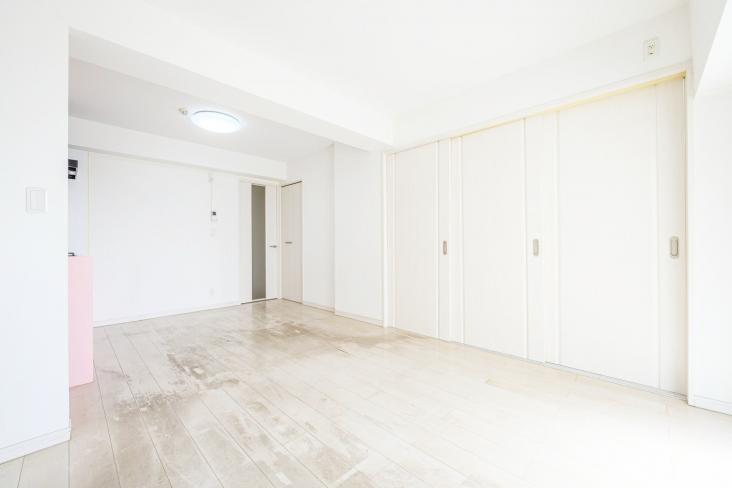 磯子駅前ビル住宅-10-リビング