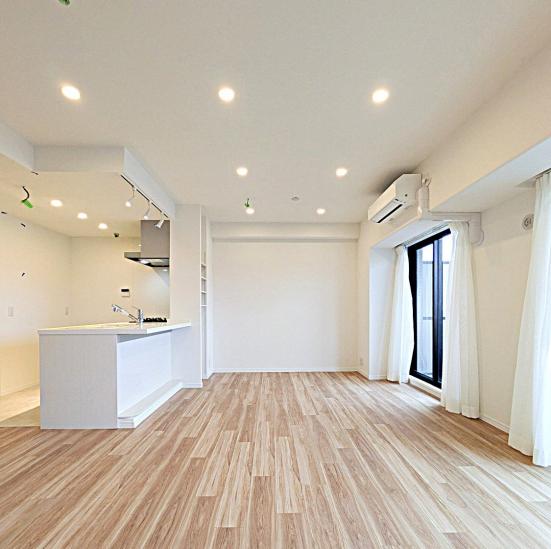 デイパーク横濱天王町-3-リビング