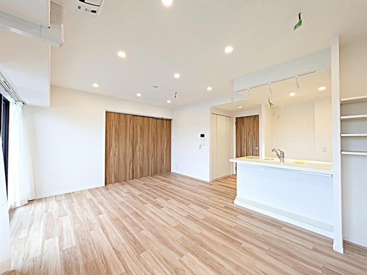 デイパーク横濱天王町-4-リビング