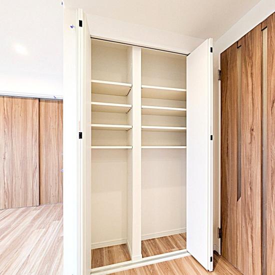 デイパーク横濱天王町-5-収納