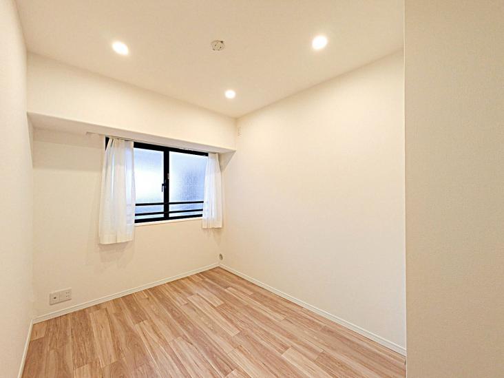 デイパーク横濱天王町-8-室内