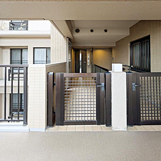 デイパーク横濱天王町-25-玄関