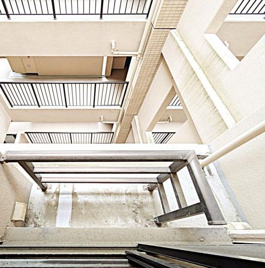 デイパーク横濱天王町-26-玄関