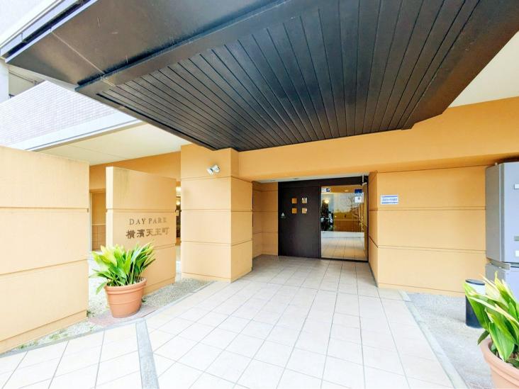 デイパーク横濱天王町-36-エントランス