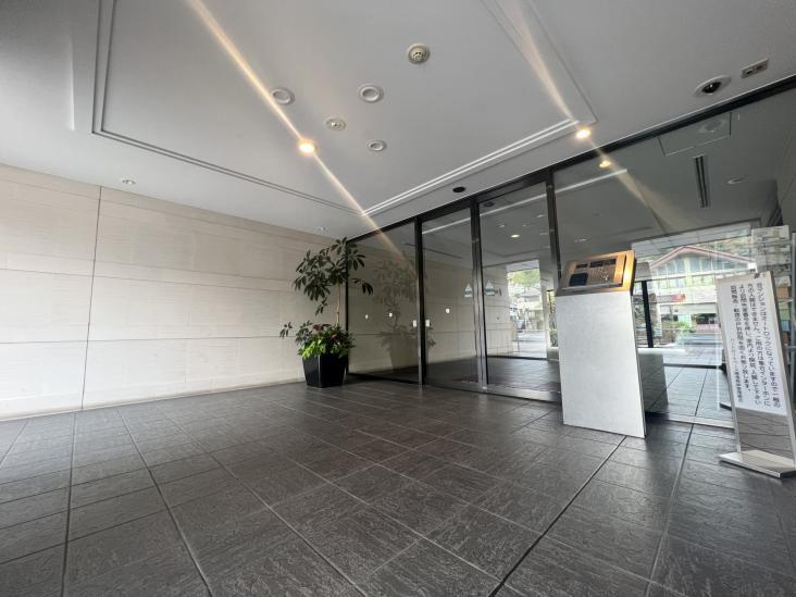 ハートビートベース横濱根岸-2-エントランス