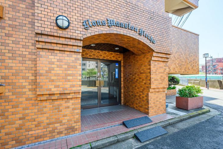 ライオンズマンション日枝町-2-エントランス