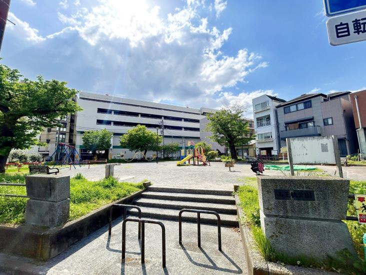 ライオンズマンション日枝町-28-公園