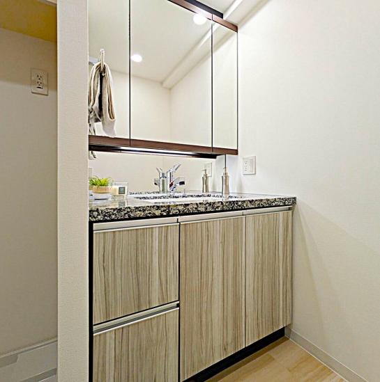 ヴェレーナシティ　パレ・ド・シエル　カルティエ２-14-洗面