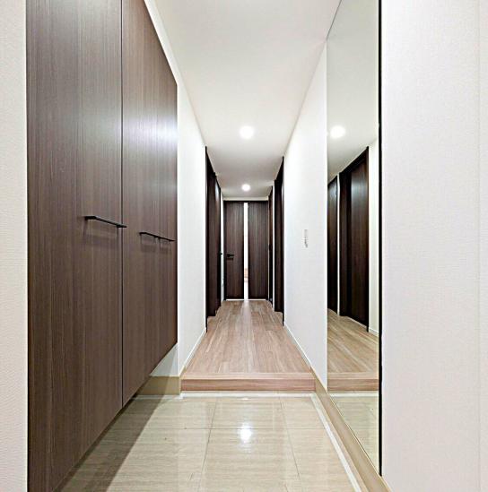 ヴェレーナシティ　パレ・ド・シエル　カルティエ２-19-玄関