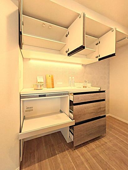 みなとみらいミッドスクエア　ザ・タワーレジデンス-13-キッチン