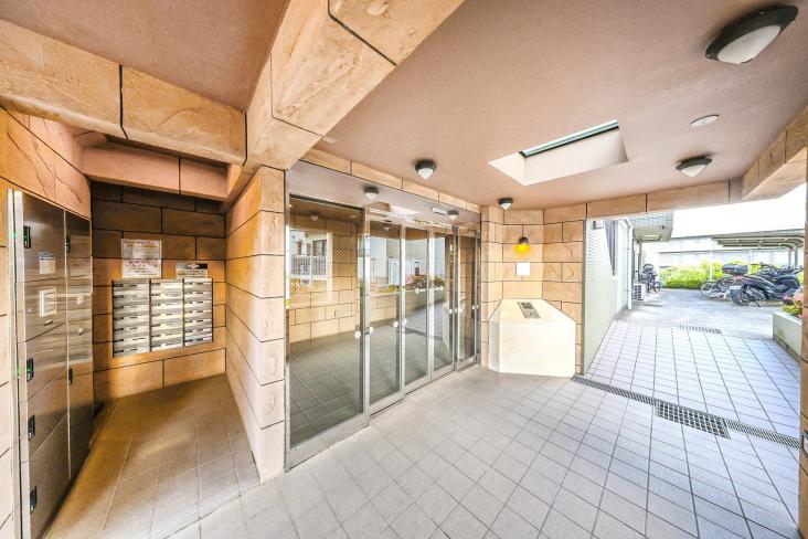 ネクステート菱和仲町台-12-エントランス