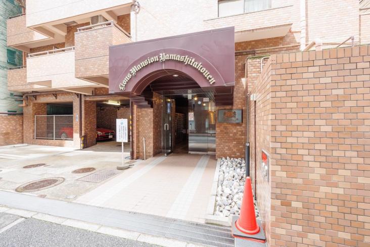 ライオンズマンション山下公園-2-エントランス