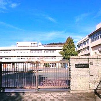 クレストフォルム横浜片倉町-37-小学校