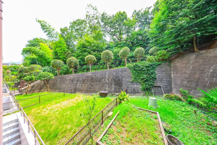 コスモ綱島台　２号館-14-庭