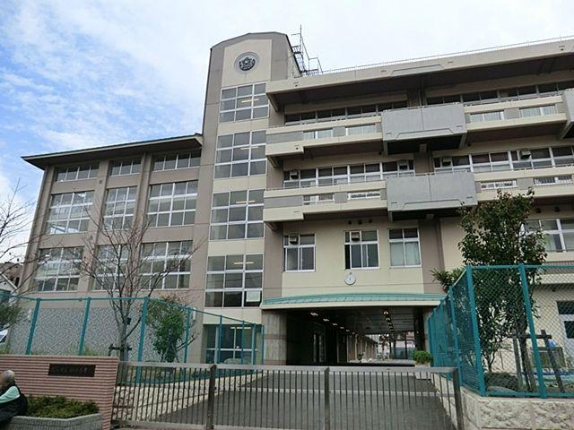 ヨコハマ・シーナリータワー-32-小学校
