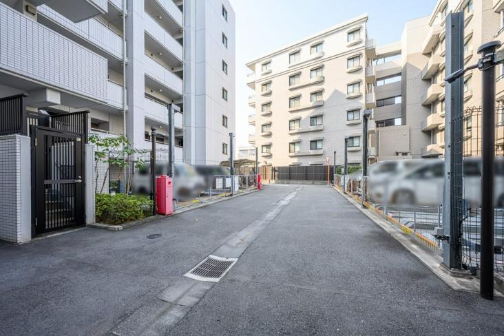 クレアホームズ横浜根岸-10-駐車場