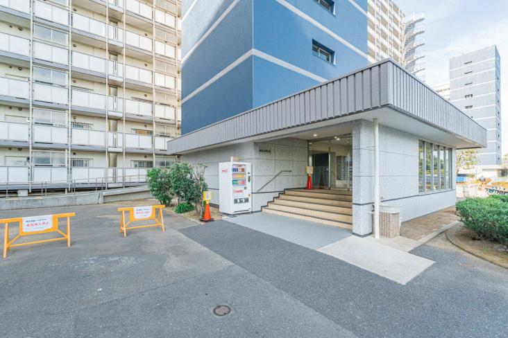 市ノ坪住宅-14-エントランス