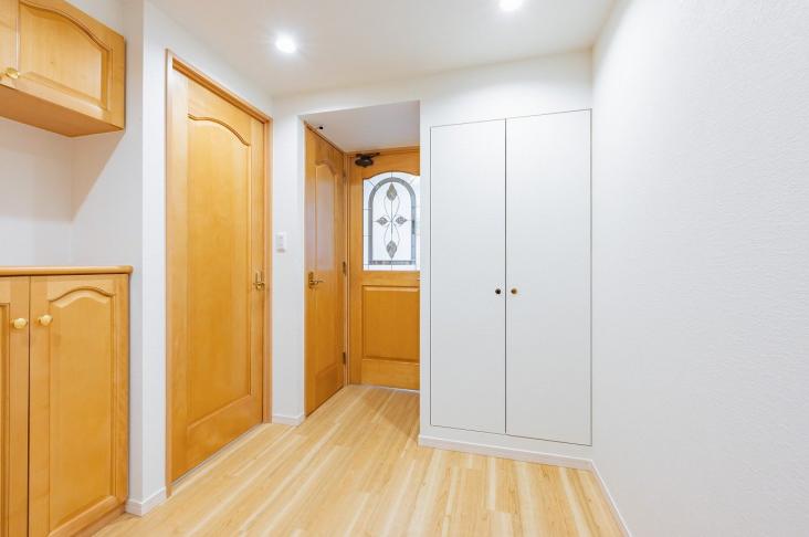 ローヤルシティ浦和岸町-15-玄関