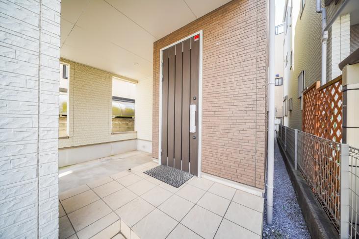 蕨市塚越七丁目中古戸建-5-玄関