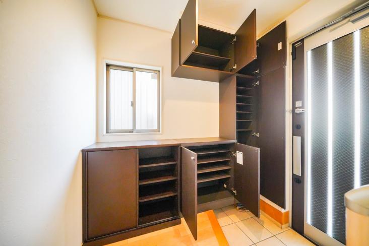 蕨市塚越七丁目中古戸建-6-玄関