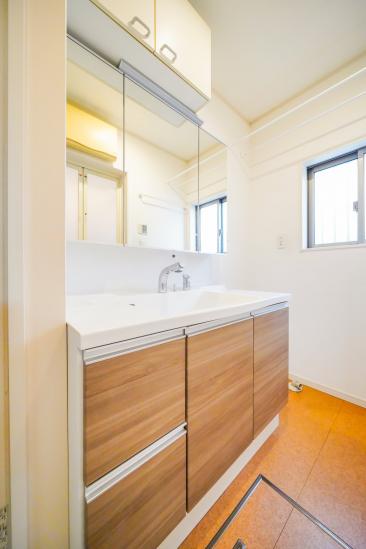 蕨市塚越七丁目中古戸建-9-洗面