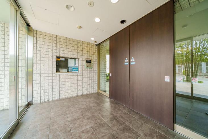 川口ティーブルー-7-エントランス