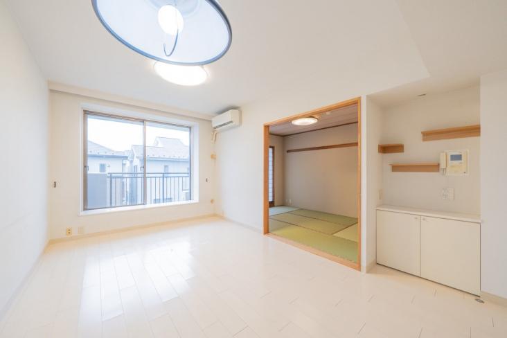 川口根岸パーク・ホームズ弐番館-2-リビング